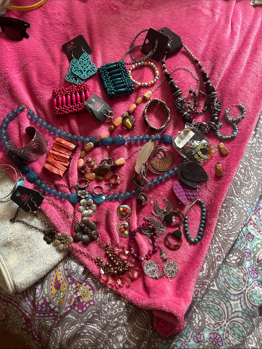 Women's Jewelry Assortment-most is Paparazzi.